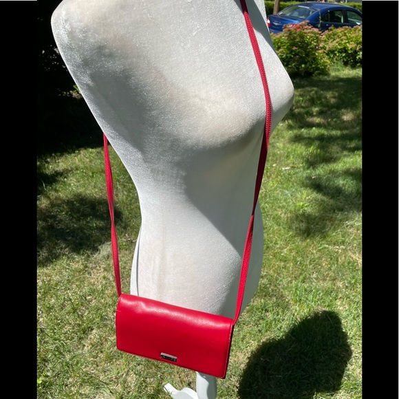 Wilson’s Leather Pelle Studio’s Genuine Leather Red Crossbody Clutch - Picture 2 of 9